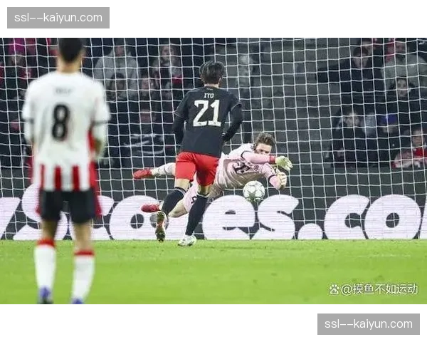 镜头聚焦：西蒙尼在场边怒吼裁判，随后吃到黄牌