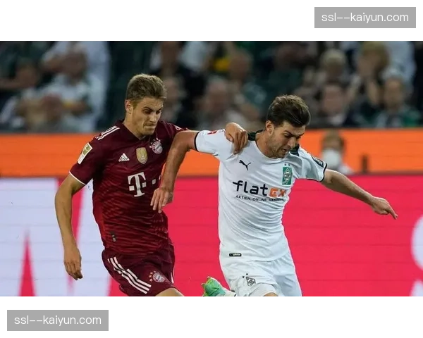 通讯：拜仁青训营引入新课程，重点培养年轻后卫的“低位防守决策智能”。